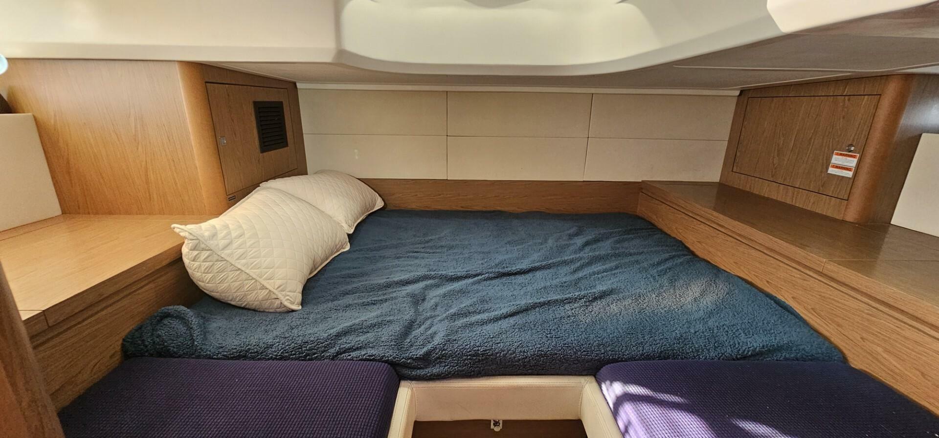2015 Beneteau 38 Gran Tourismo - Image 25