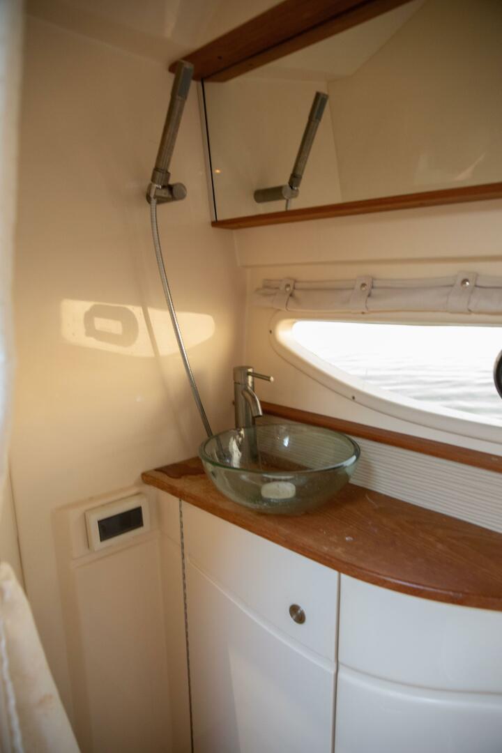 2016 Sea Ray Sundancer 350 - Image 104