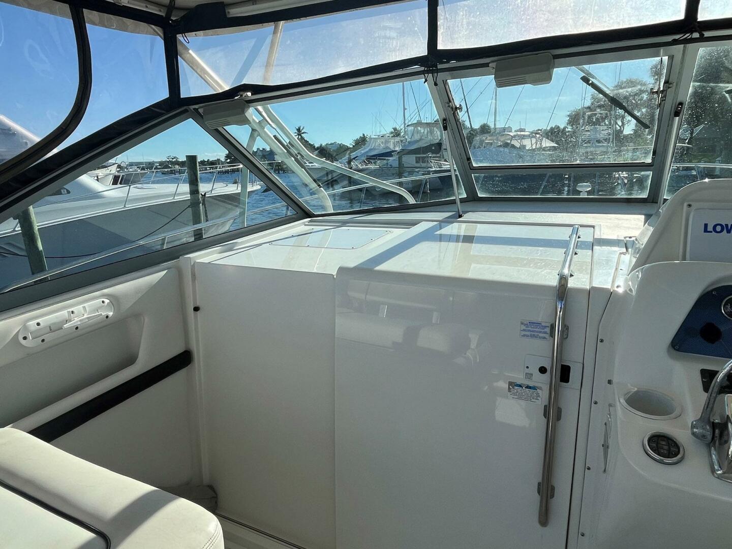2001 Wellcraft 330 Coastal - Image 7