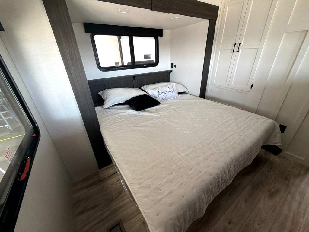 2027 VENTURE RV SPORTTREK 333VFK - Image 34