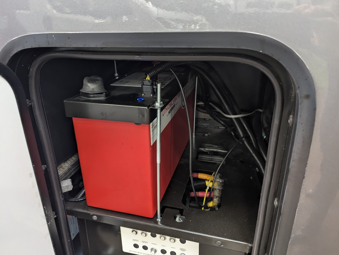 2027 Winnebago EKKO Sprinter 23B – Pop Top AWD - Image 16