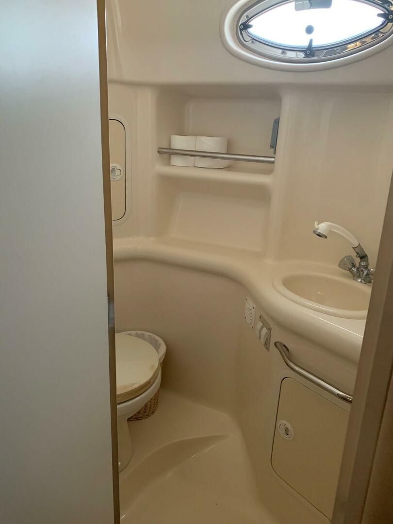 2002 Sea Ray Sundancer - Image 7