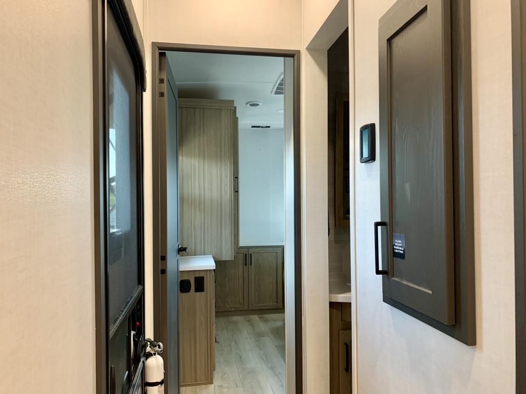 2026 FOREST RIVER 402CFL - Image 38