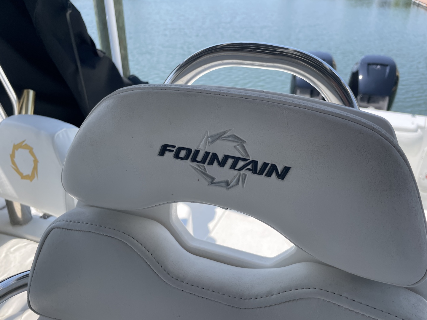 2006 Fountain 33SFC - Image 63