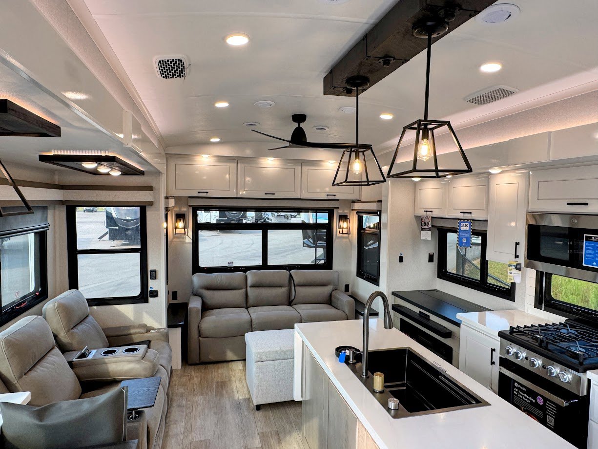 2026 JAYCO PINNACLE 32RLTS - Image 65