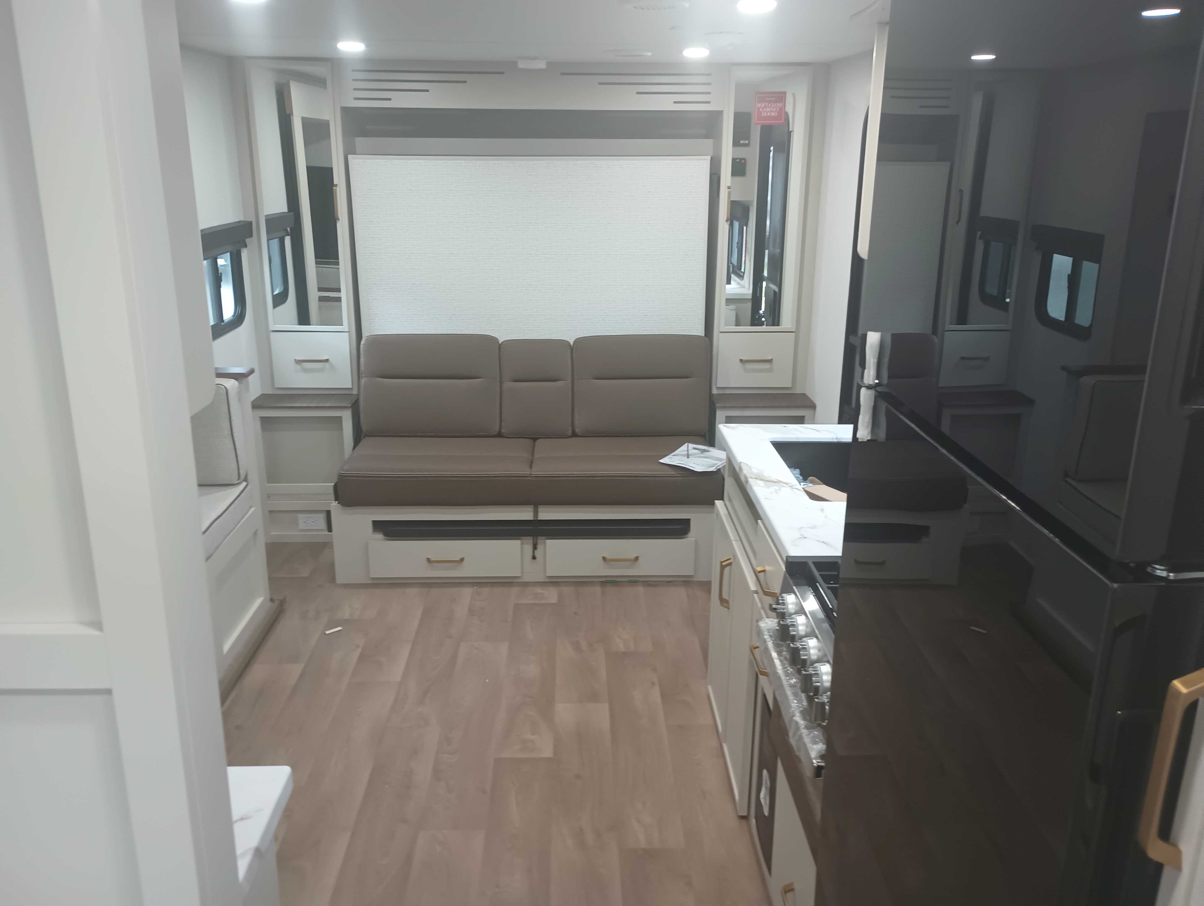 2027 Grand Design Imagine XLS 22BHE - Image 13