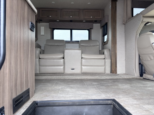 2018 Jayco Seneca 37FS - Image 4