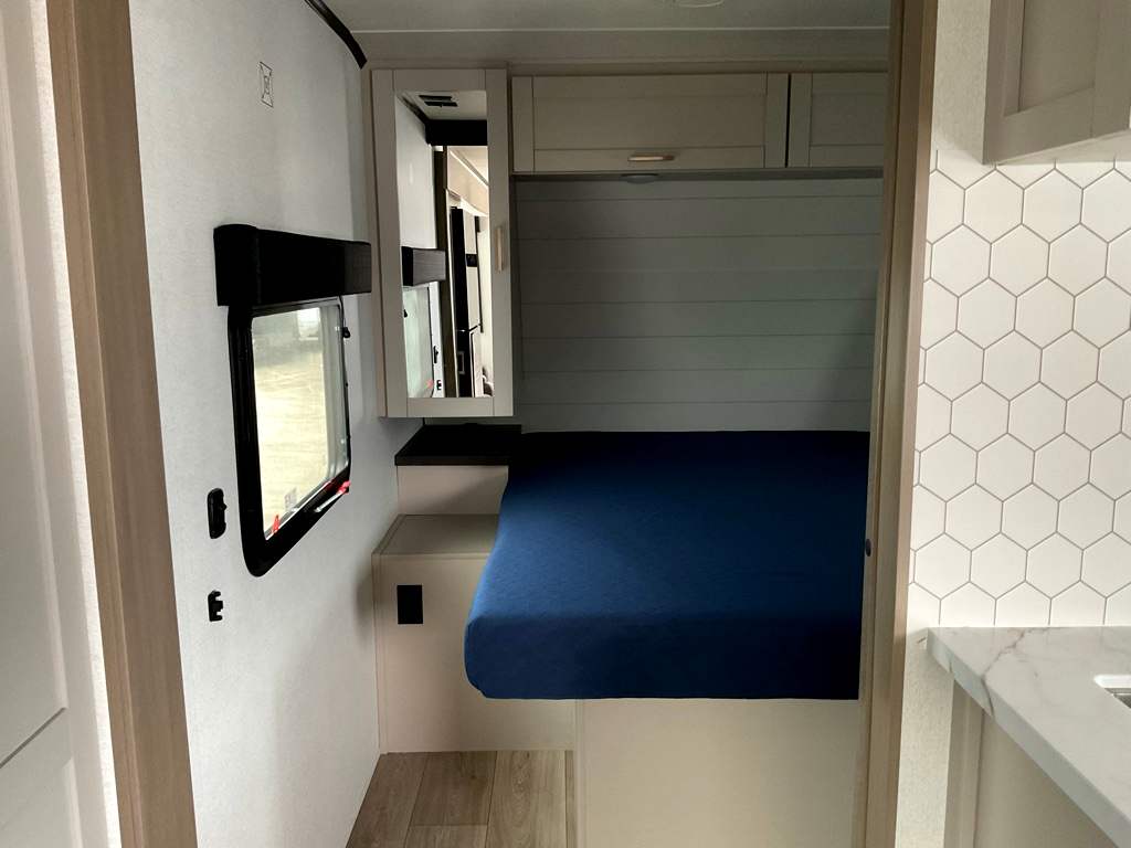 2027 JAYCO Jay Feather 25BH - Image 22