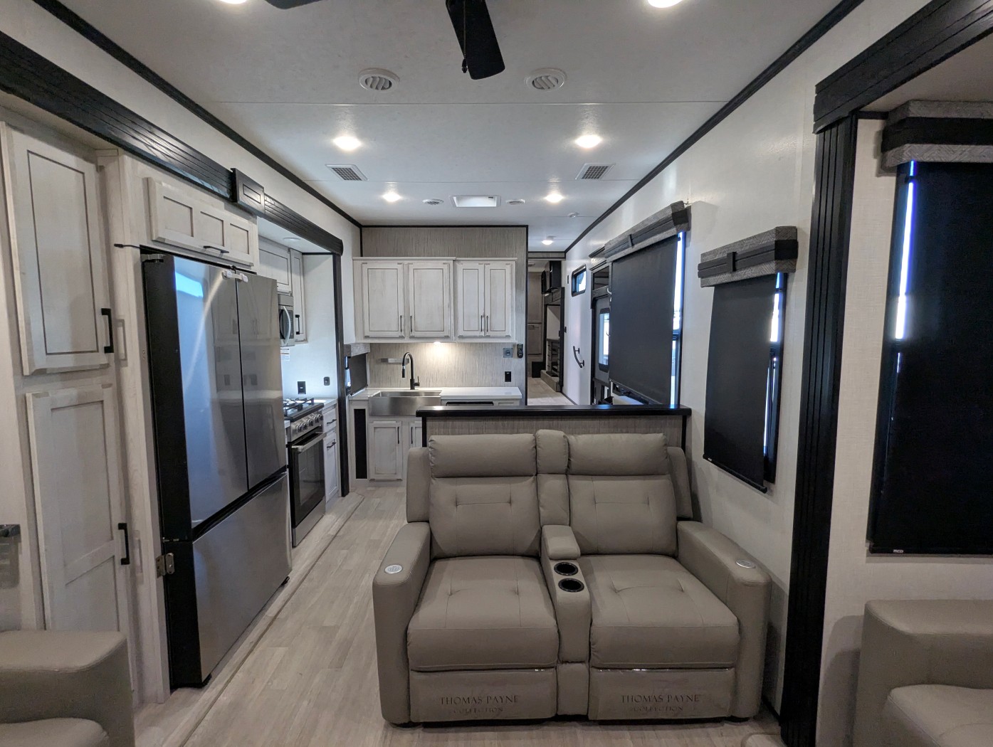 2023 KZ RV Durango Gold G360REQ - Image 29