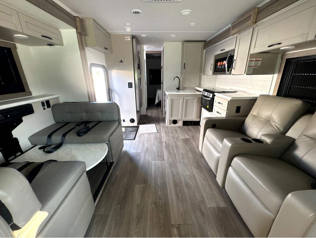 2027 ENTEGRA COACH VISION XL 31UL - Image 14
