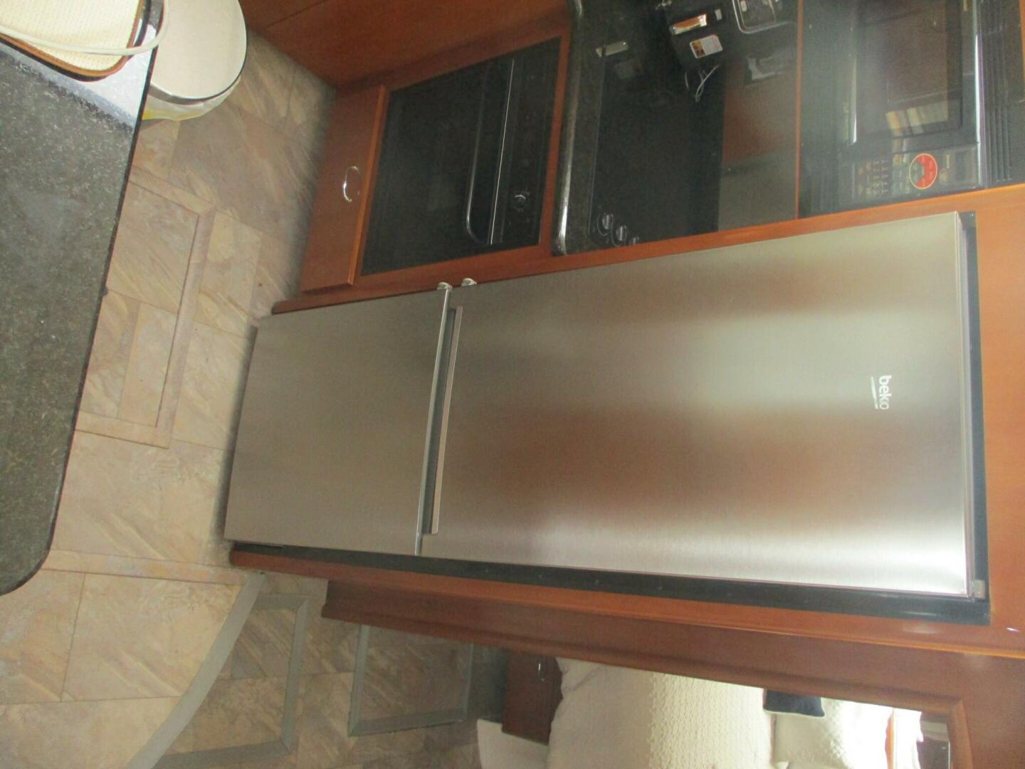 2006 Carver - Image 42