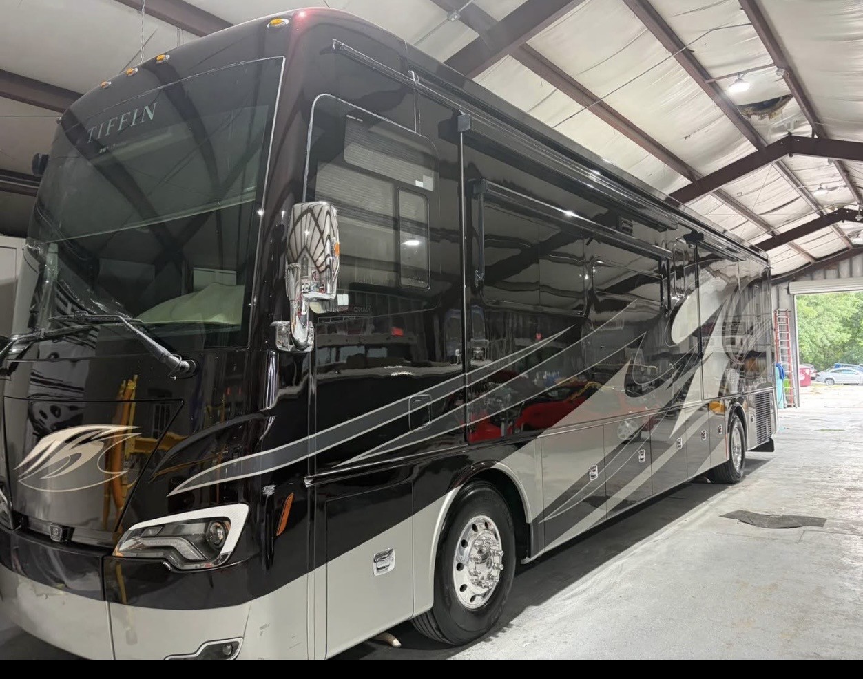2019 TIFFIN ALLEGRO BUS 40 IP - Image 1