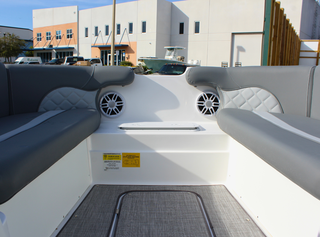 2024 NauticStar 203 DC Deck - Image 31