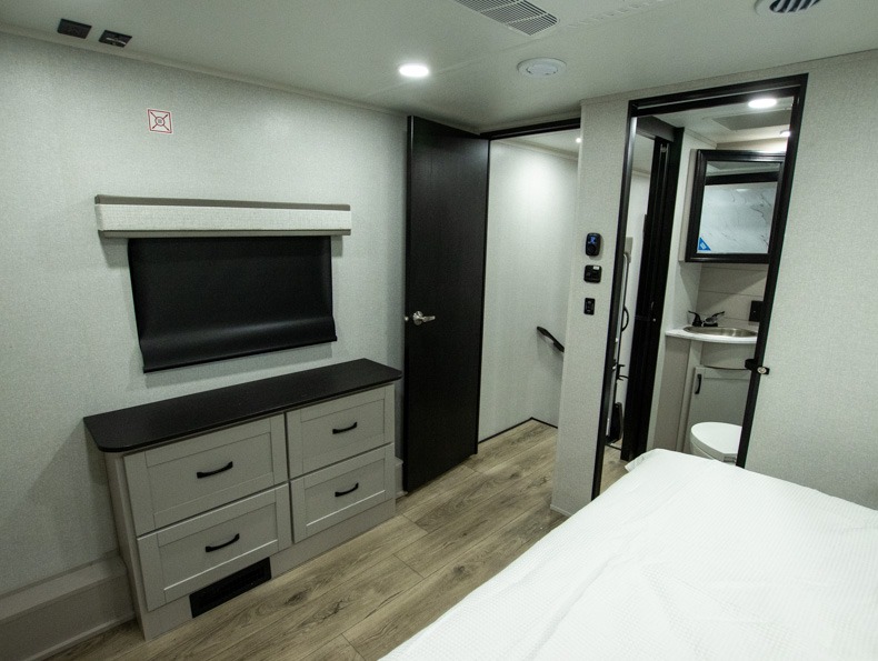 2026 Jayco Seismic 399 - Image 25