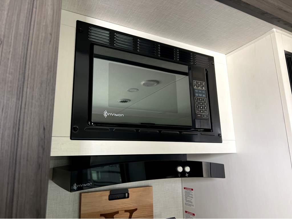 2026 VENTURE RV SPORTTREK 333VMI - Image 15