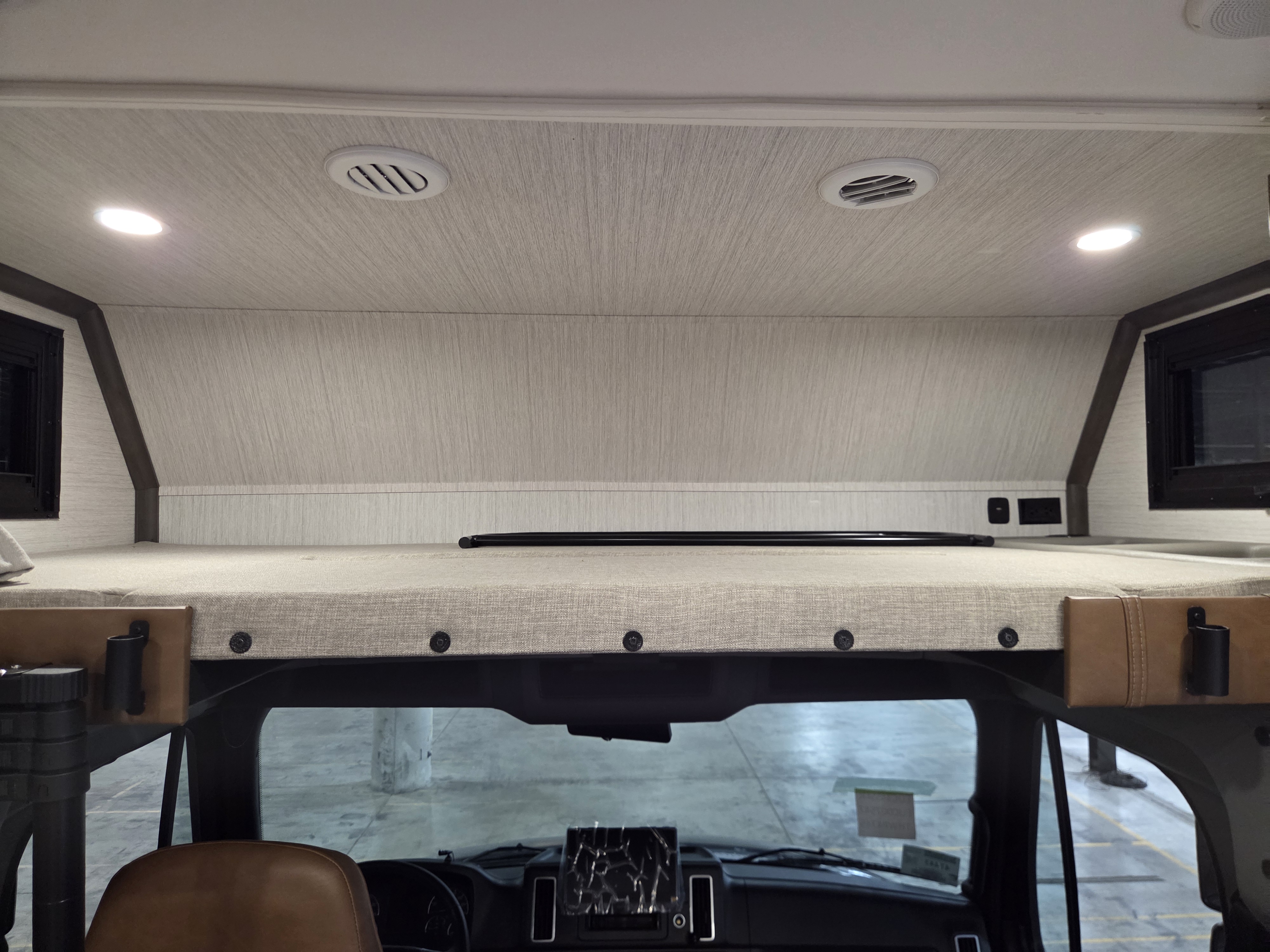 2026 Dynamax Europa 34SS - Image 26