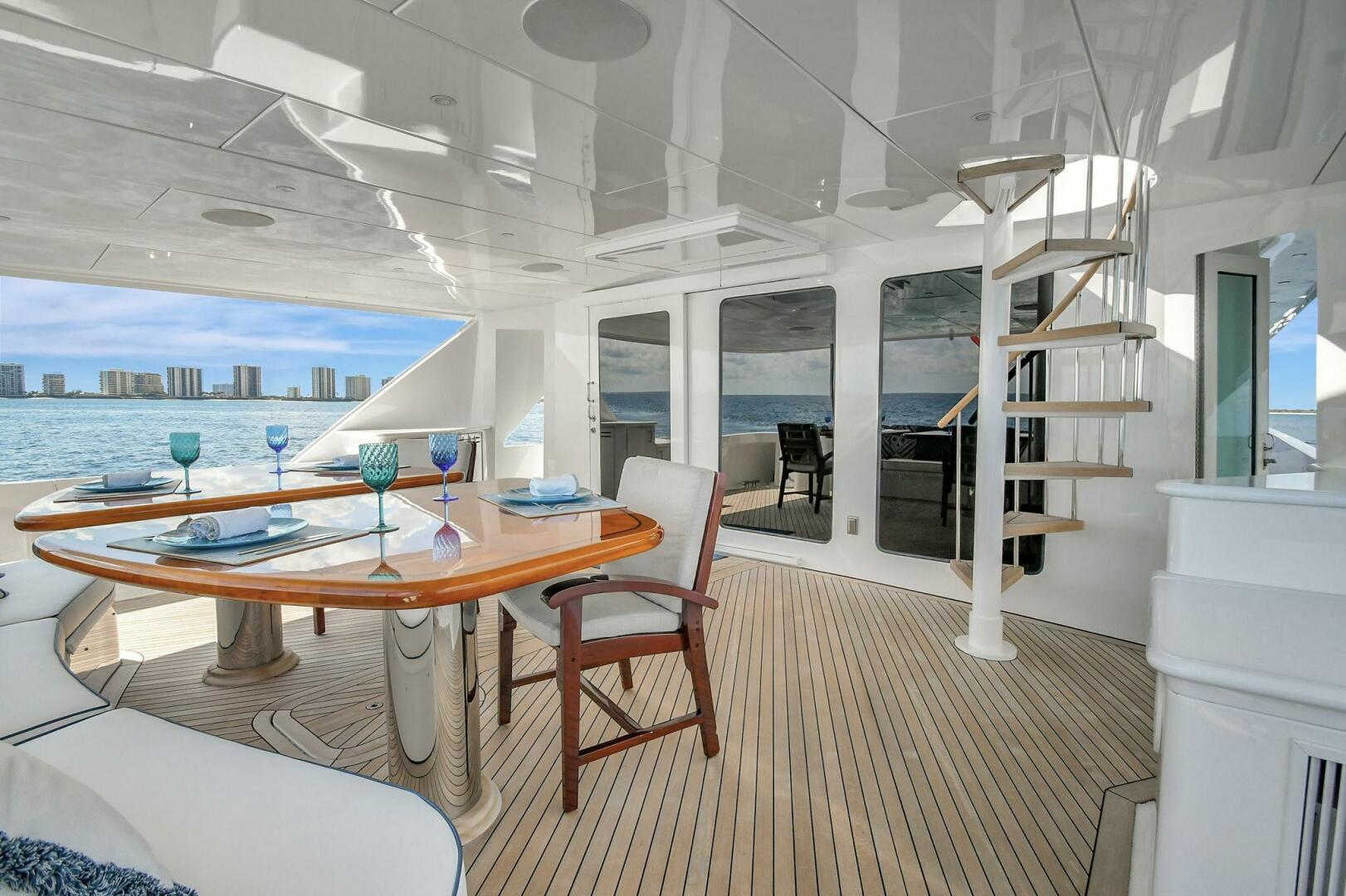 2005 Hatteras - Image 2