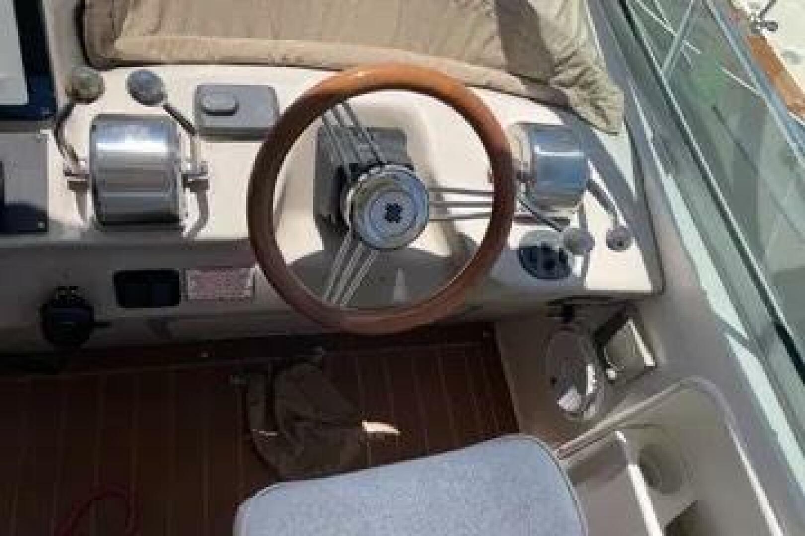 2002 Sea Ray 340 Sundancer - Image 2