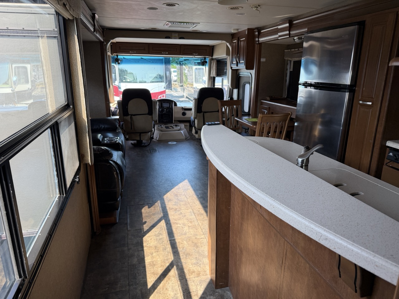 2014 Thor Motor Coach Challenger 37GT - Image 19