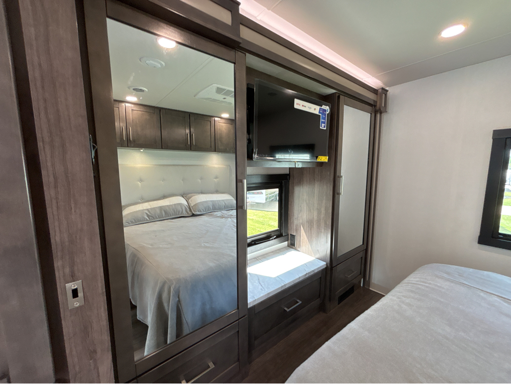 2026 JAYCO PRECEPT 34G - Image 24