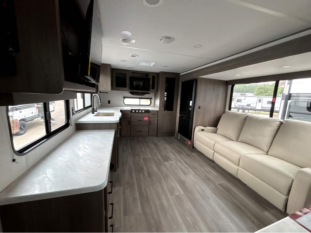 2026 GRAND DESIGN TRANSCEND 315RKT - Image 7