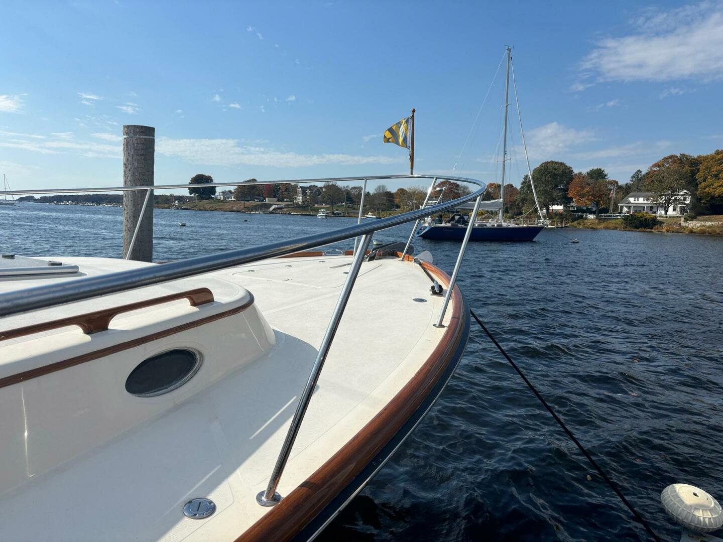 2005 Hinckley Talaria 44 Motor Yacht - Image 5