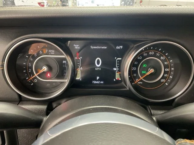 2022 Jeep Gladiator Crew Cab High Altitude 4WD - Image 16