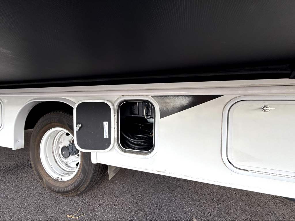 2023 ENTEGRA COACH ODYSSEY 26M - Image 6