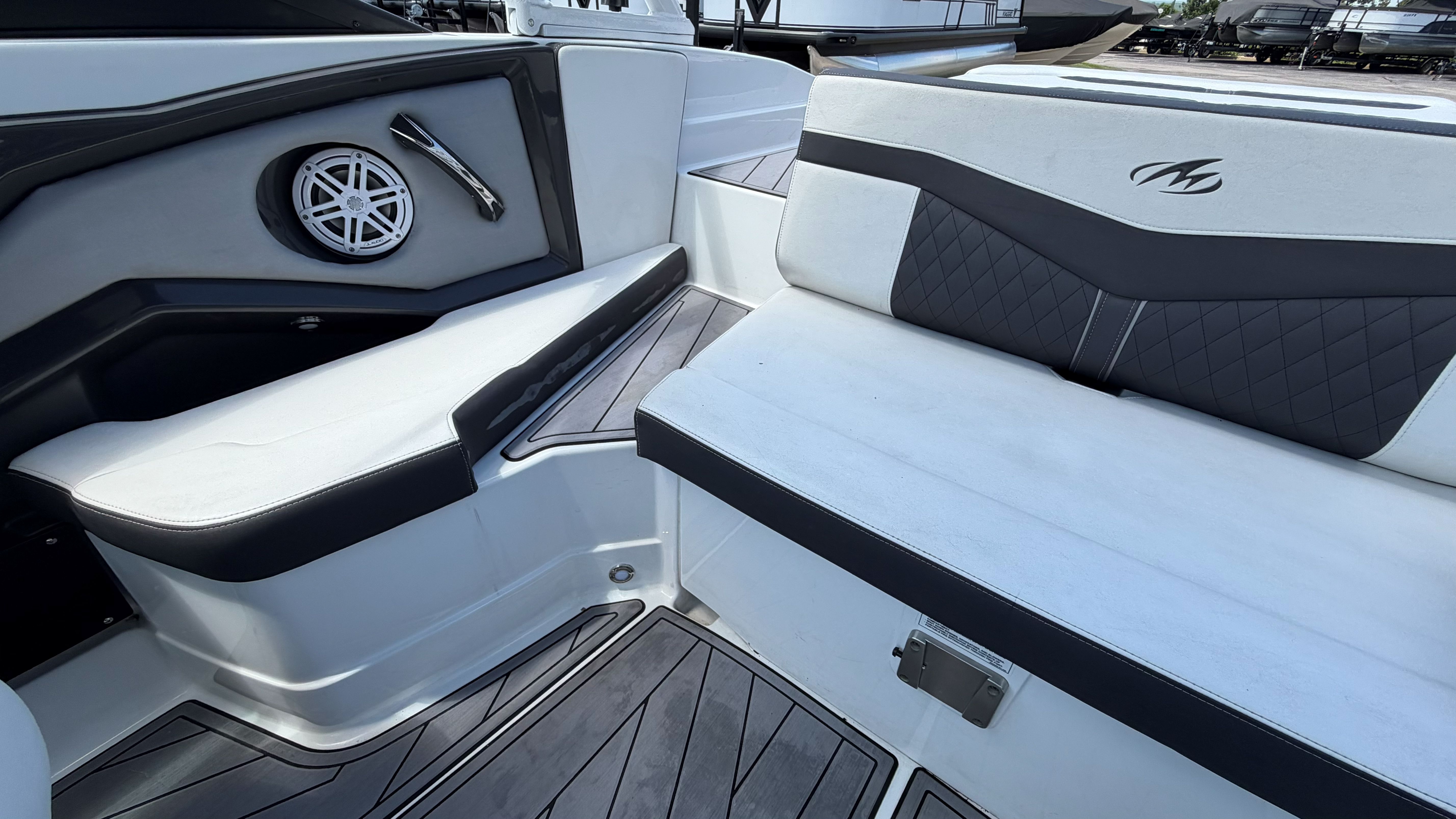 2023 Monterey 238 Super Sport - Image 30