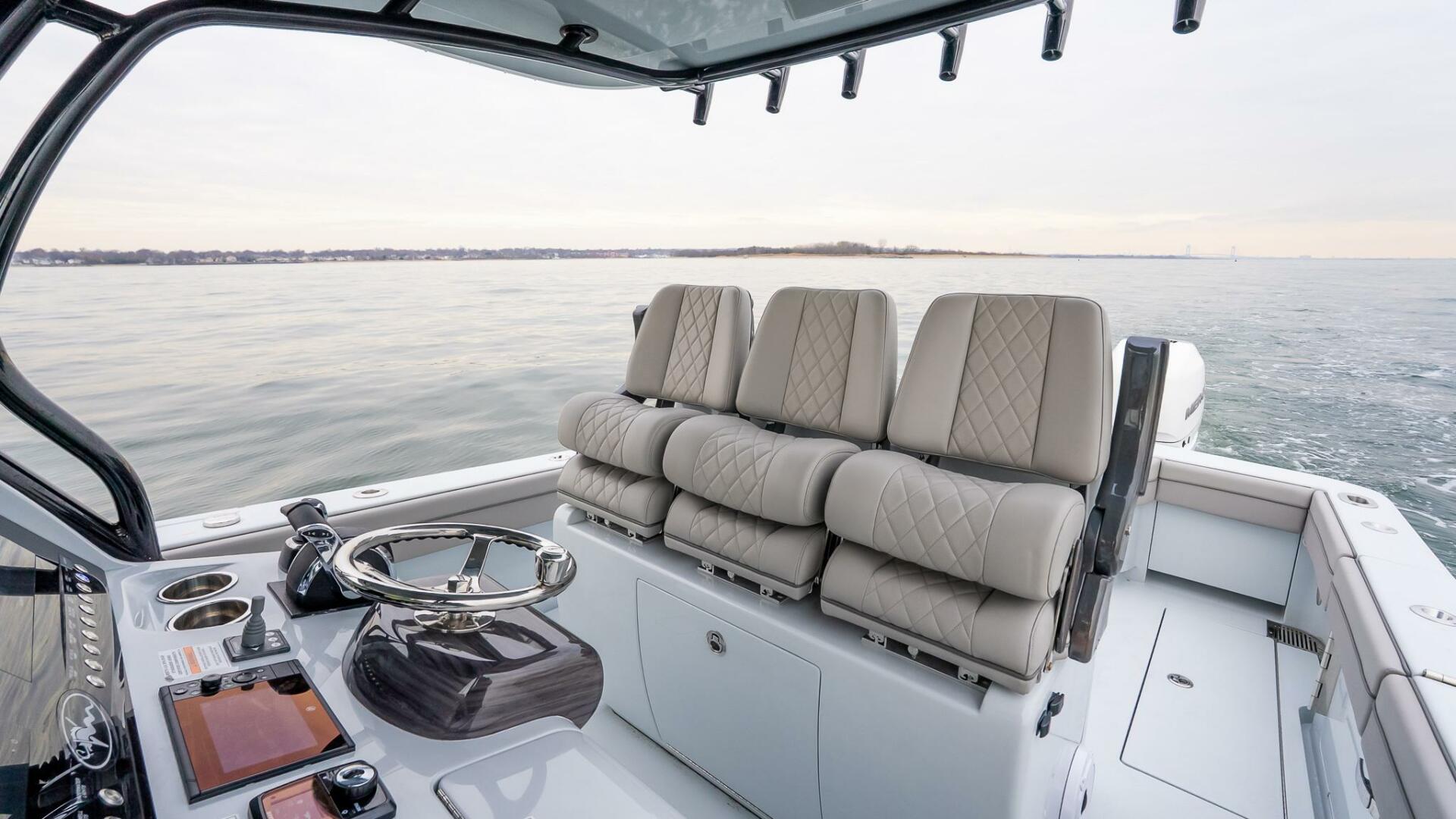 2023 Valhalla Boatworks V-33 - Image 17