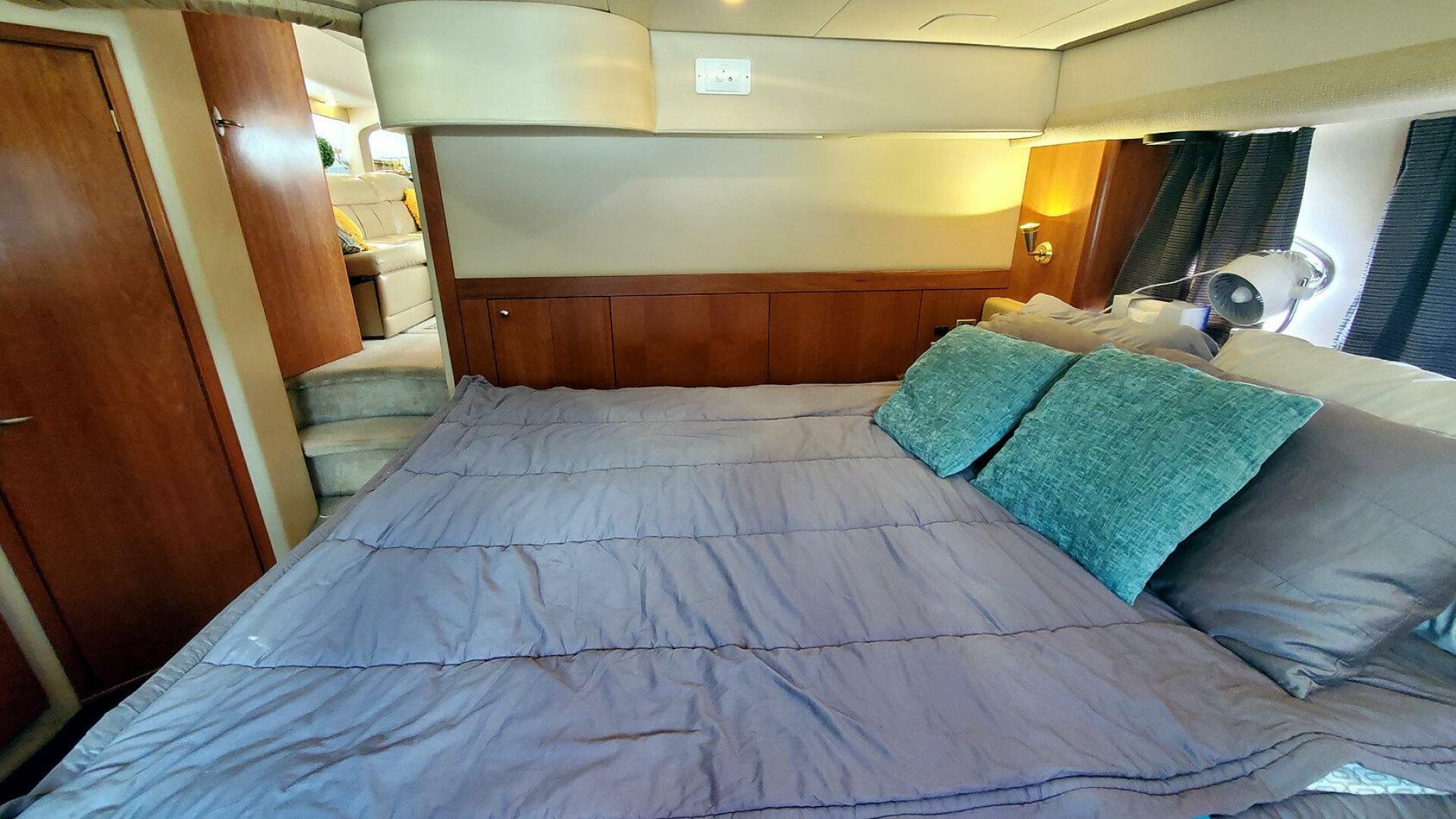 2004 Meridian 408 - Image 23
