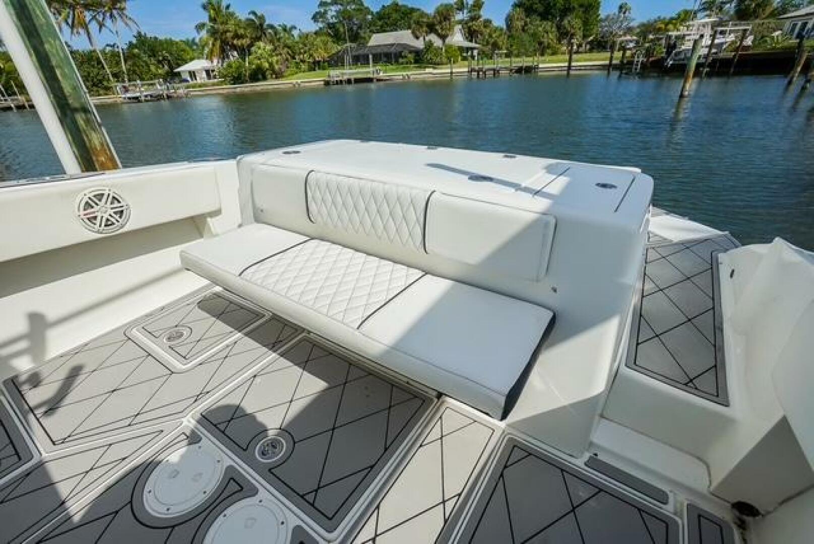 2007 Spectre 37 Center Console - Image 27