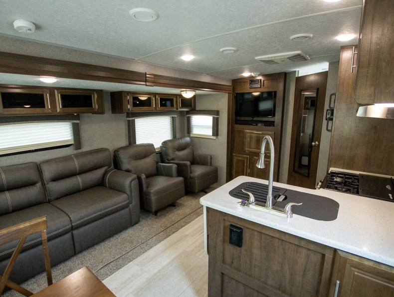 2019 Forest River Rockwood Ultra Lite 2604WS - Image 5