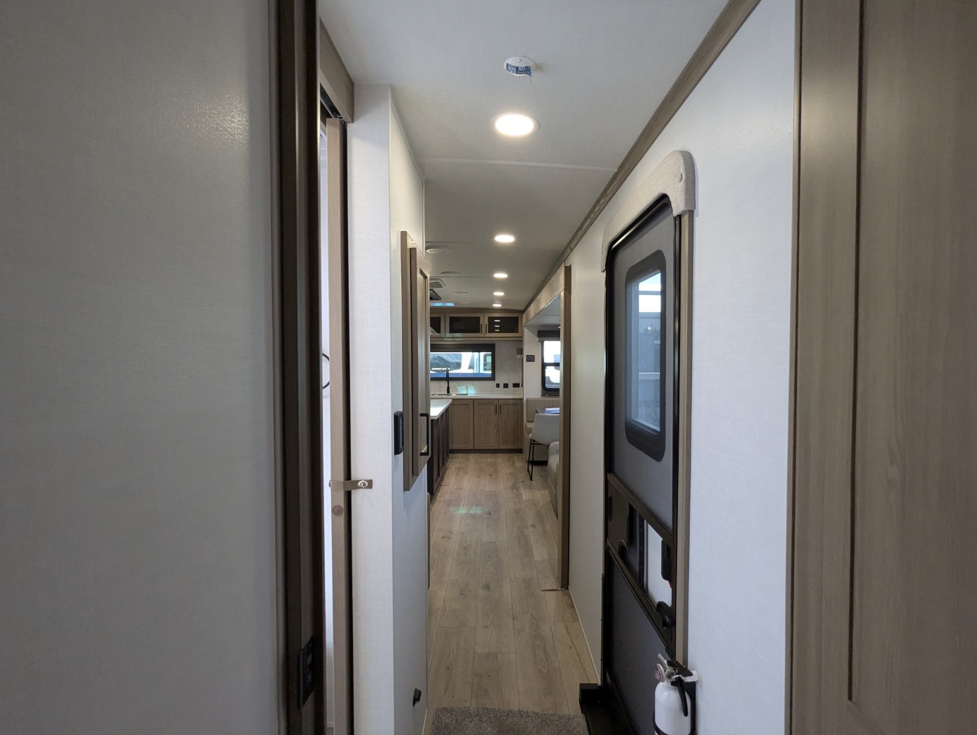 2026 Forest River Rockwood Signature 8339FK - Image 28