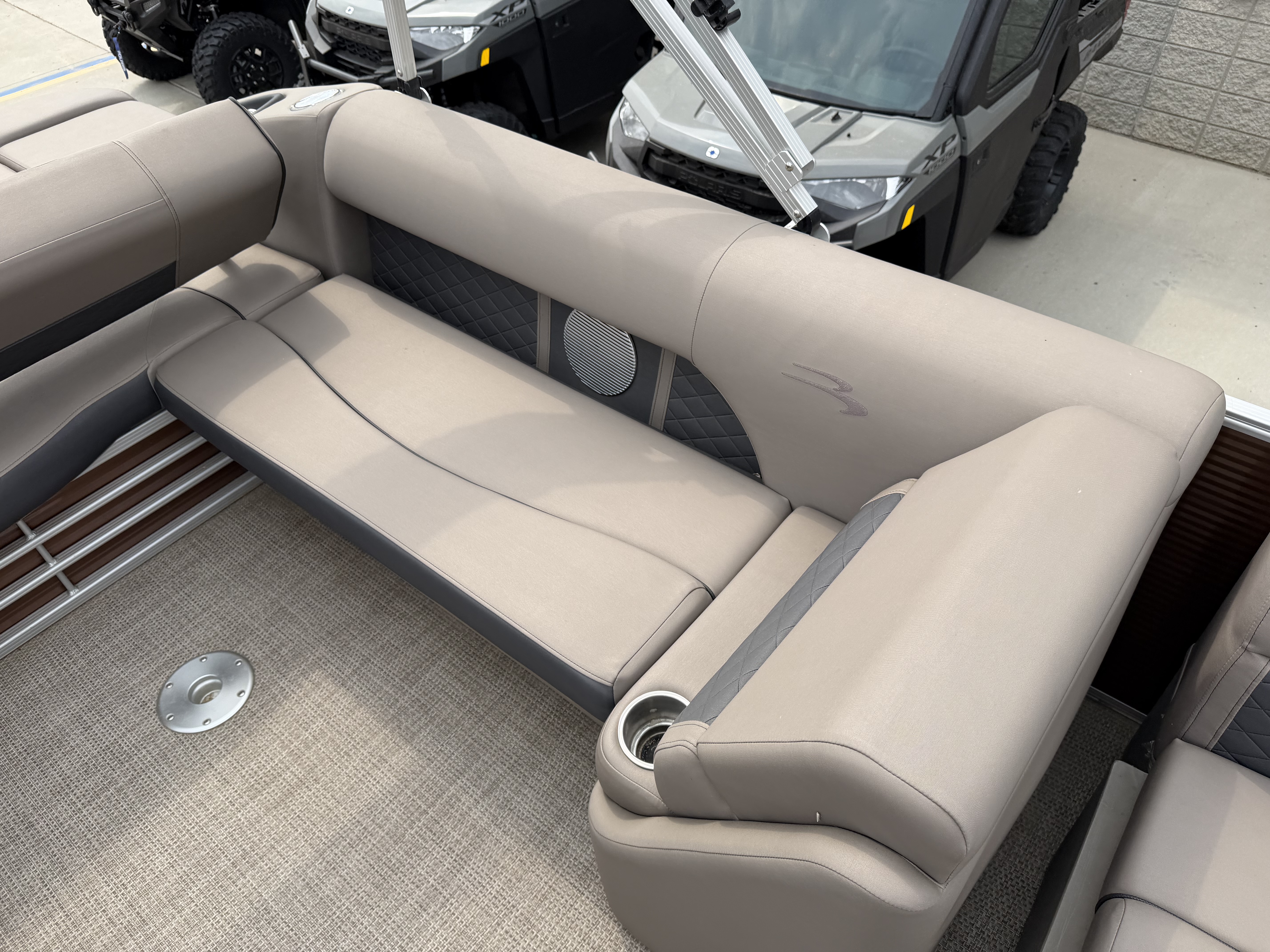 2020 BENNINGTON 22SX SWING BACK PREMIUM - Image 15