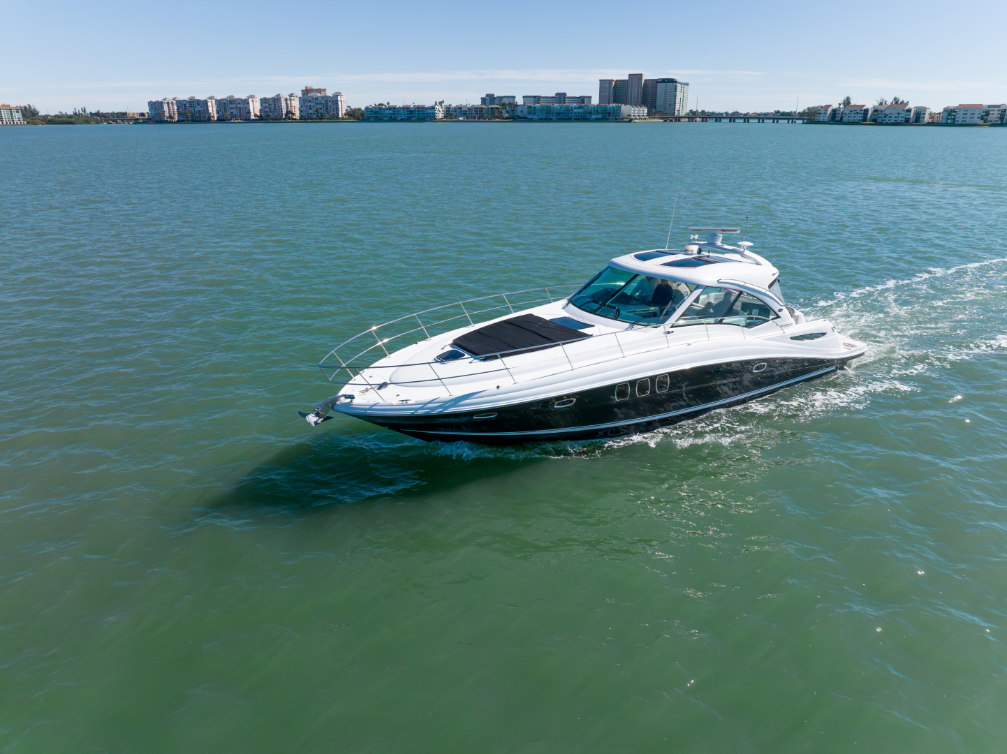 2010 Sea Ray 50 SUNDANCER - Image 6