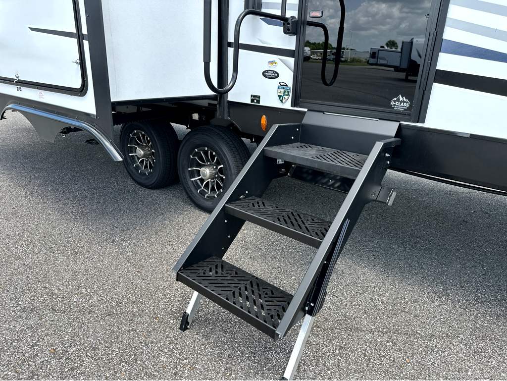 2027 VENTURE RV SPORTTREK 336VRK - Image 6