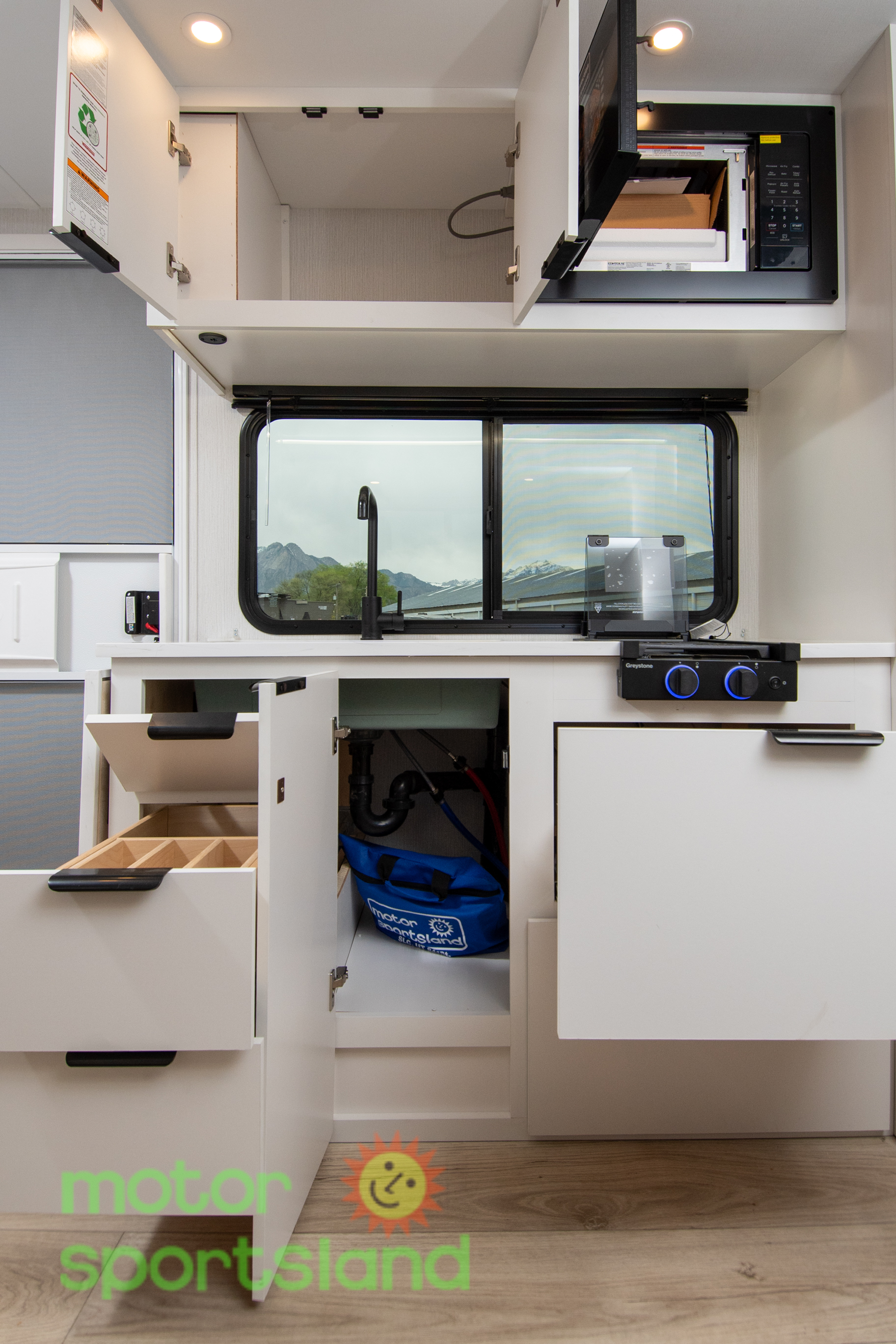 2026 Winnebago Micro Minnie 2108TB - Image 31