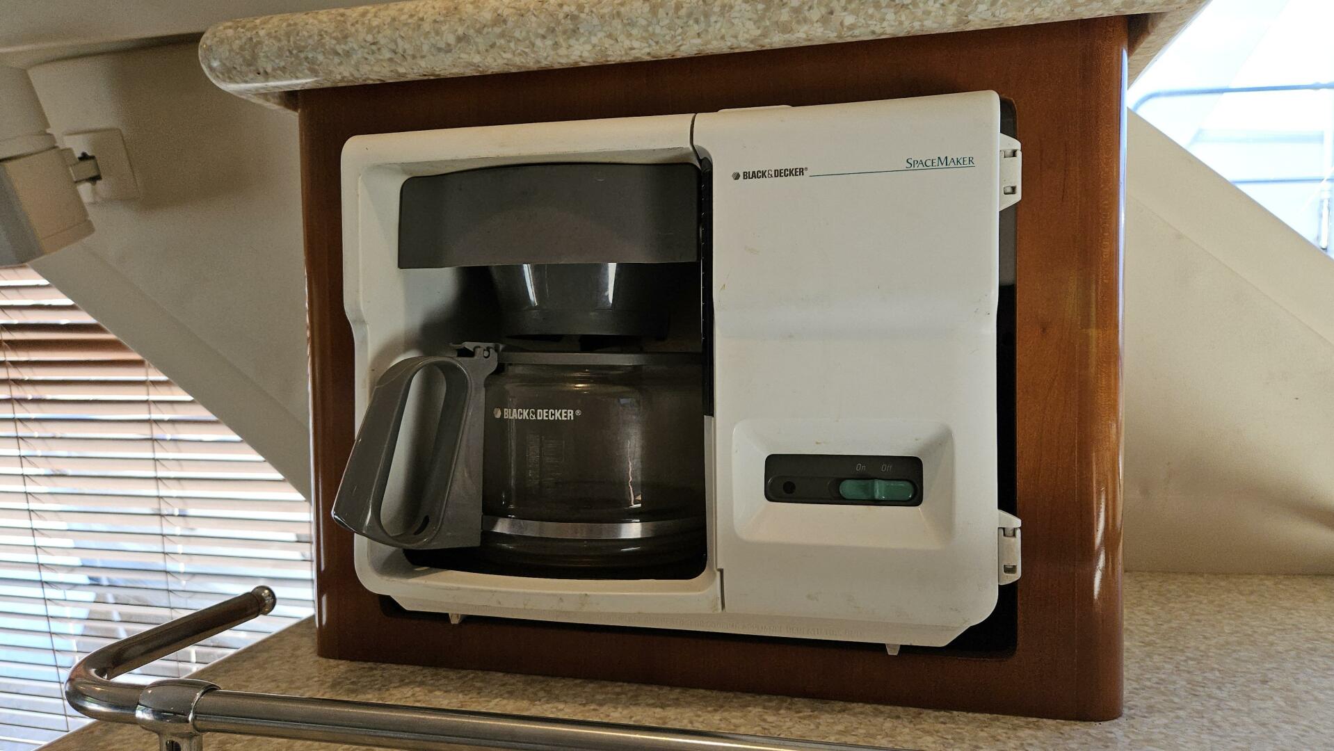 2000 Carver 450 Voyager - Image 35