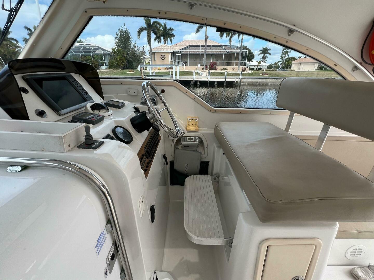 2000 Mainship Pilot 34 - Image 9