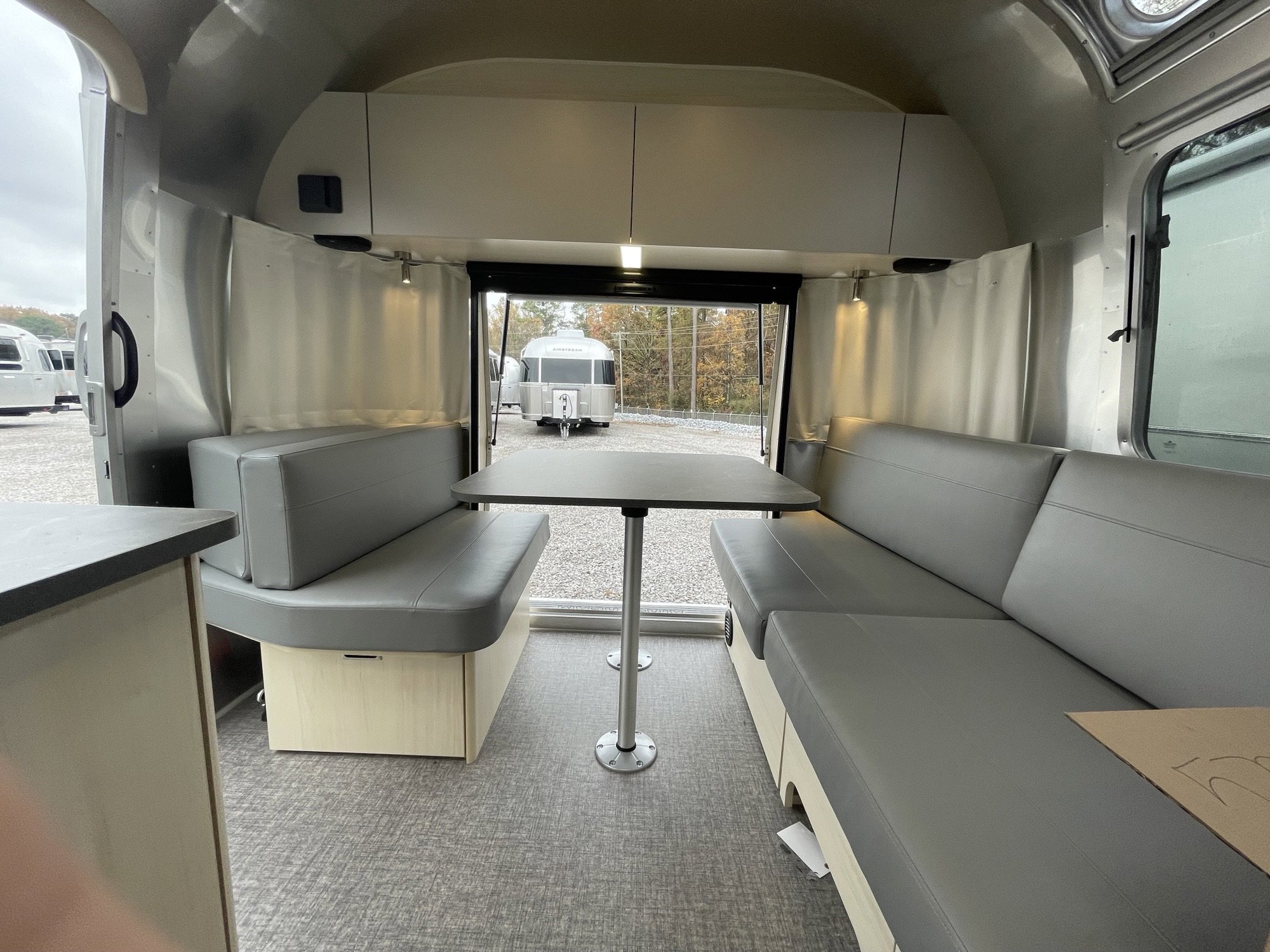 2026 AIRSTREAM FLYING CLOUD 25FBT - Image 12