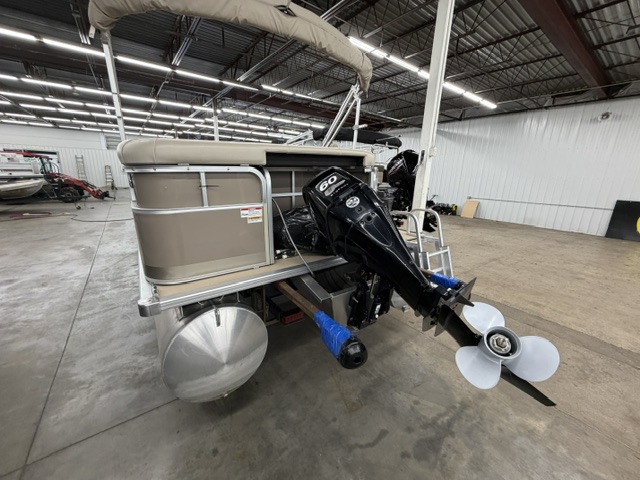 2011 SUNCHASER 8520 - Image 3