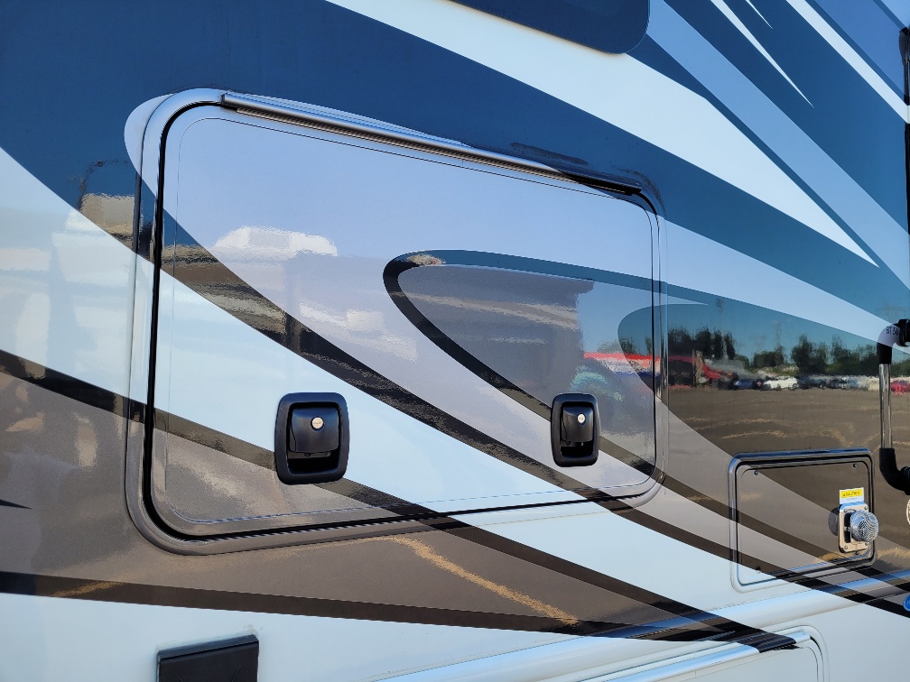 2022 Thor Motor Coach Omni BT36 - Image 3