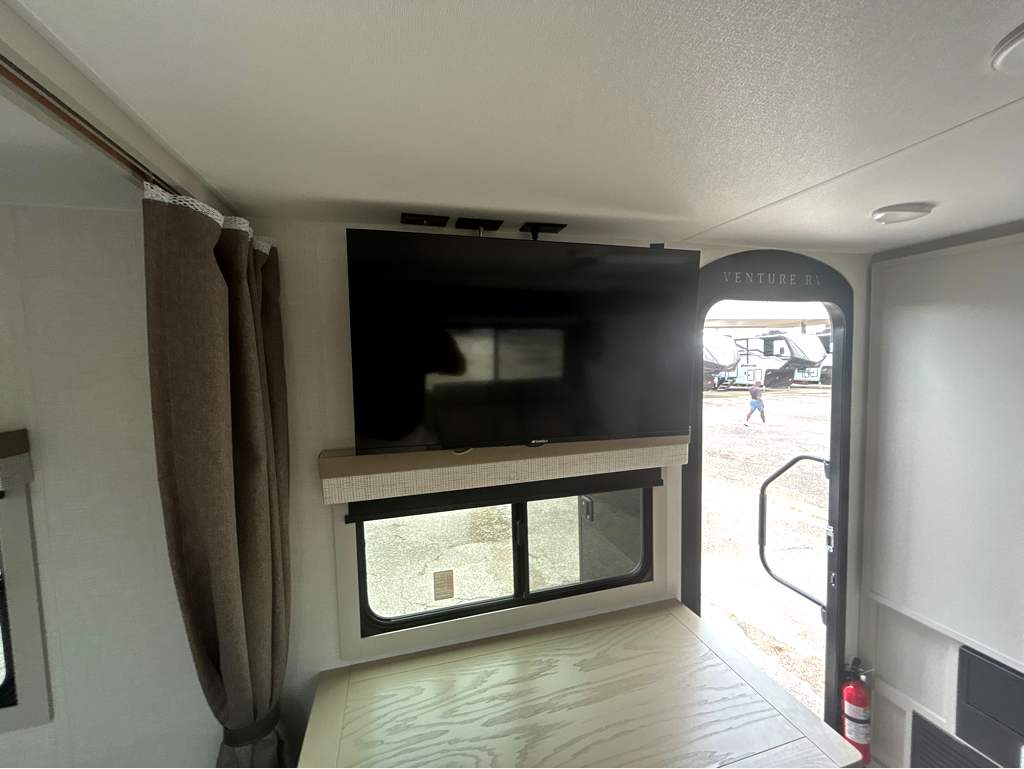 2027 VENTURE RV STRATUS 231VRK - Image 31