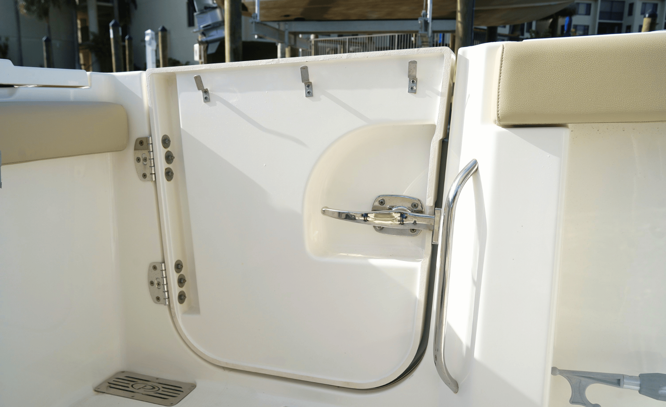 2020 PURSUIT S328 - Image 29