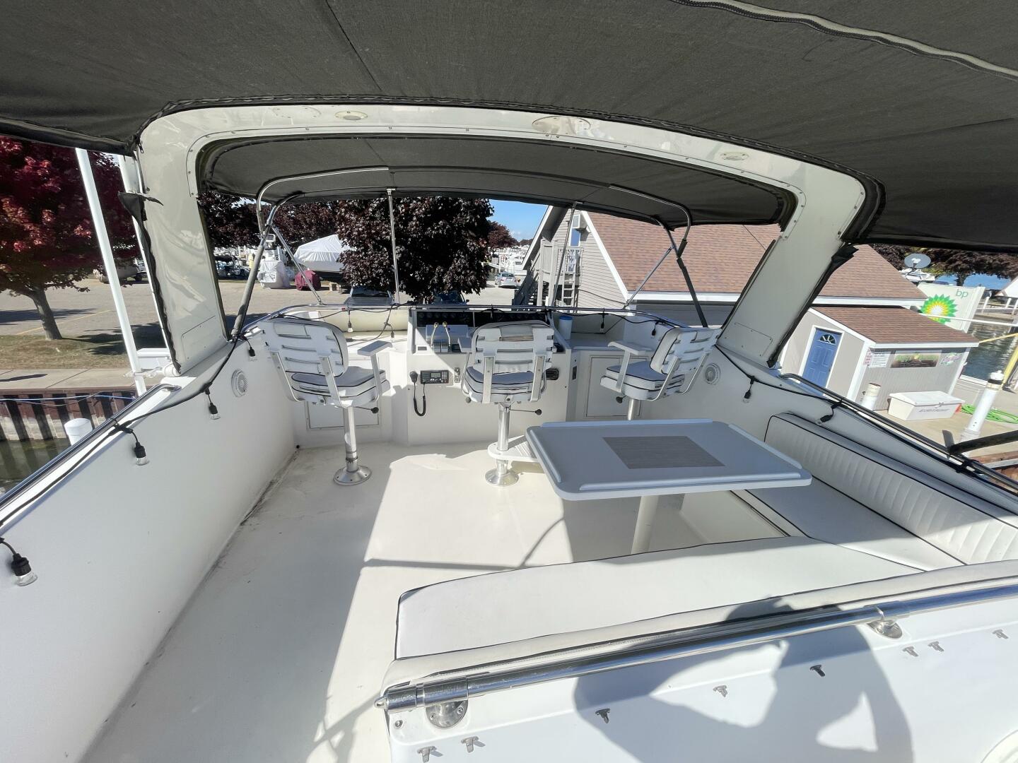 1993 Viking 50 Motor Yacht - Image 31