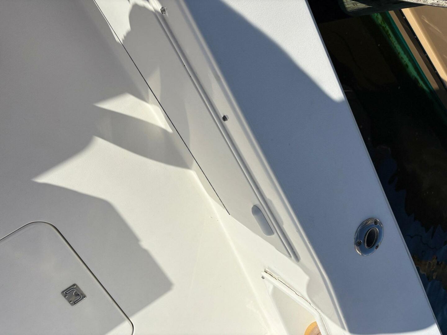 2001 Ocean Yachts 40 Express Bridge - Image 9