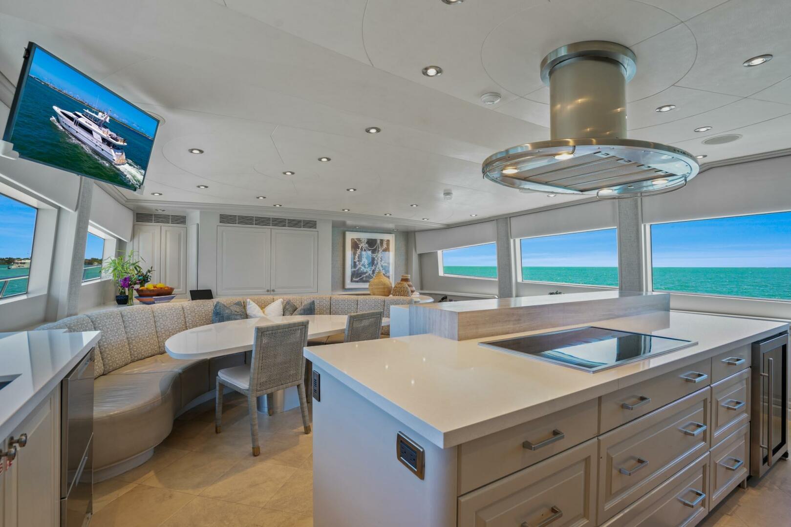 2004 Crescent Raised Pilothouse - Image 13