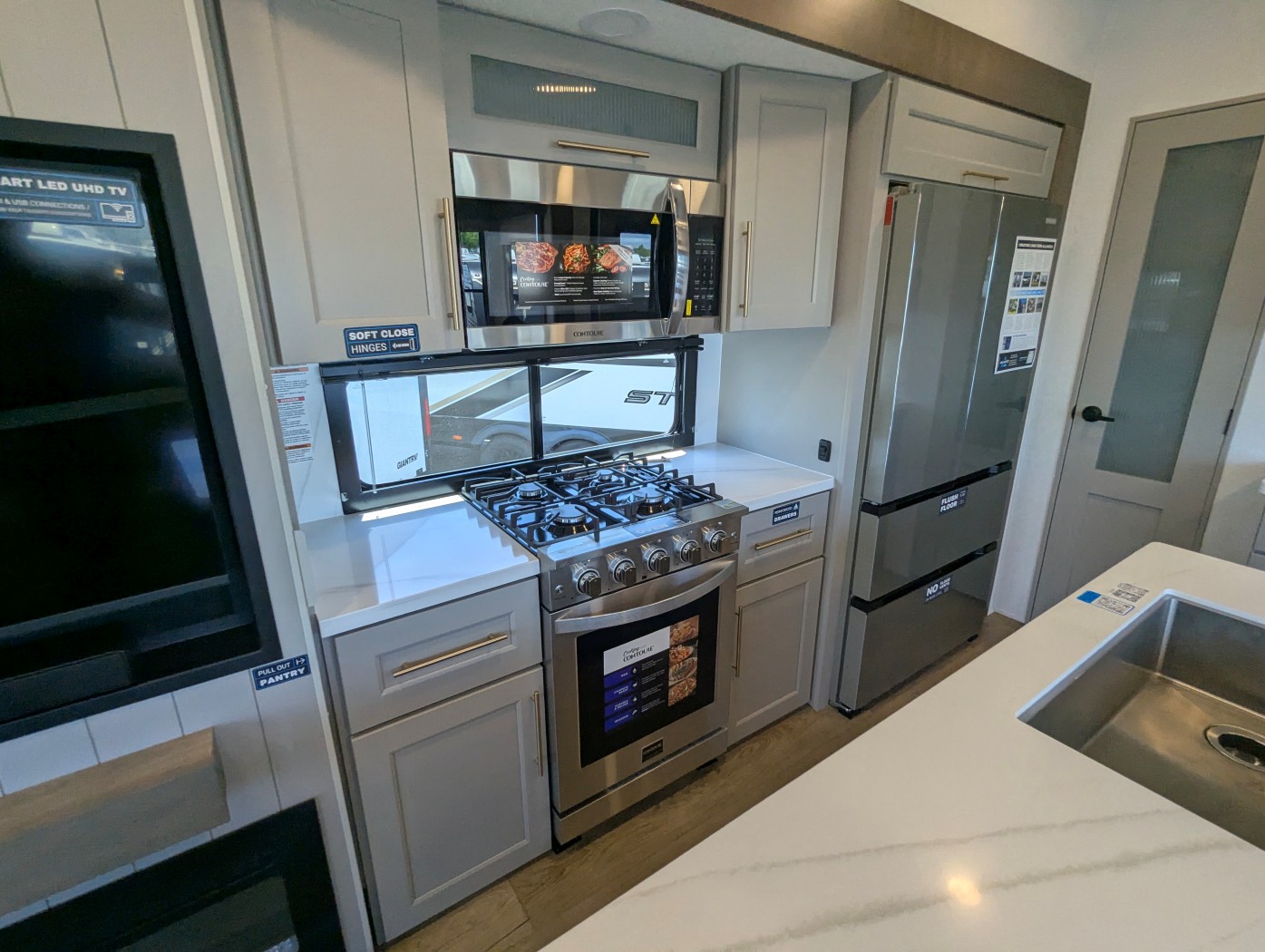 2026 Alliance RV Paradigm 310RL - Image 25