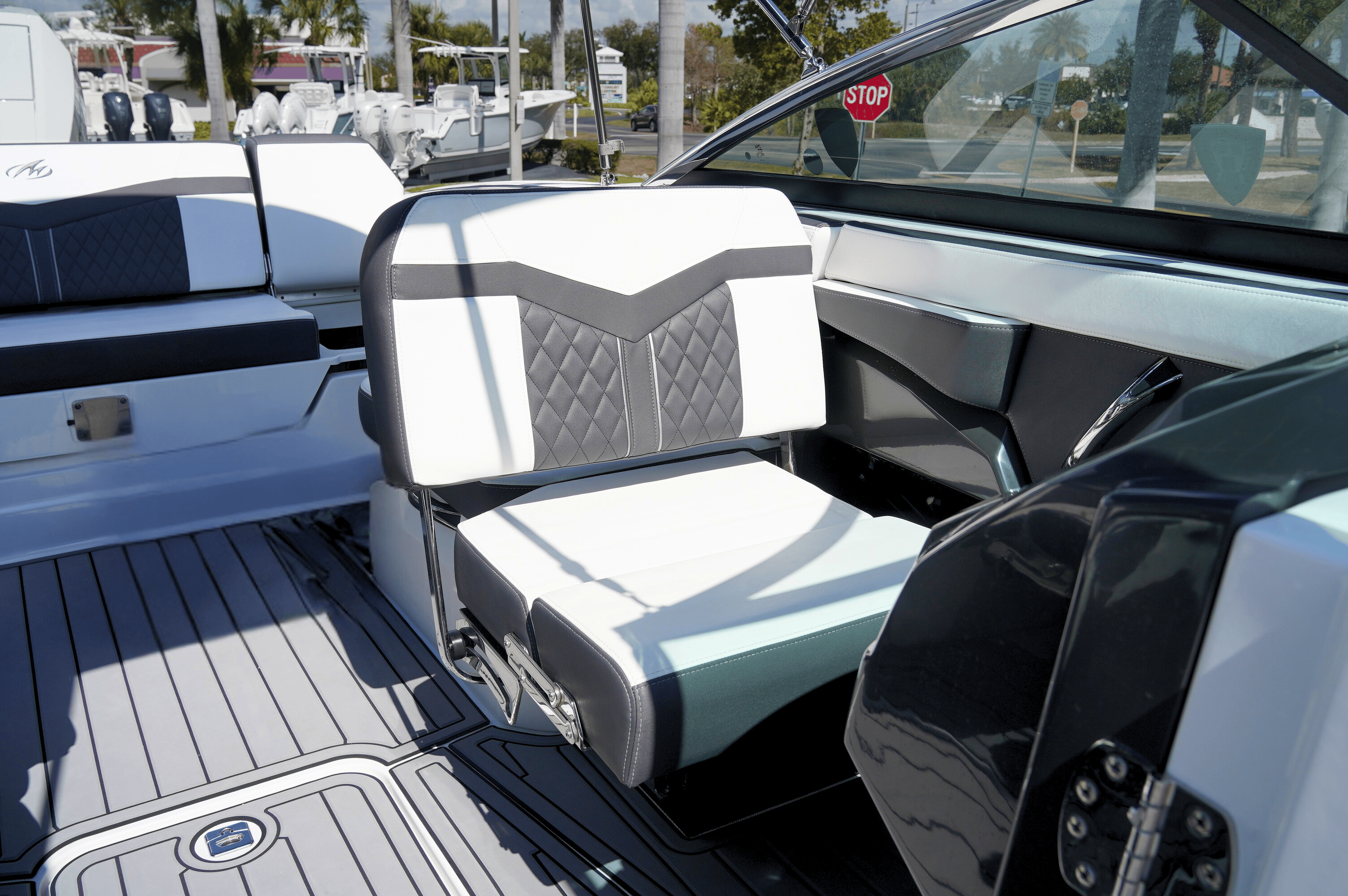 2023 MONTEREY 275SS - Image 19